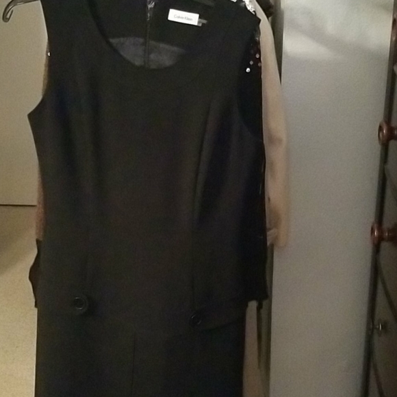 Dress - Picture 2 of 4